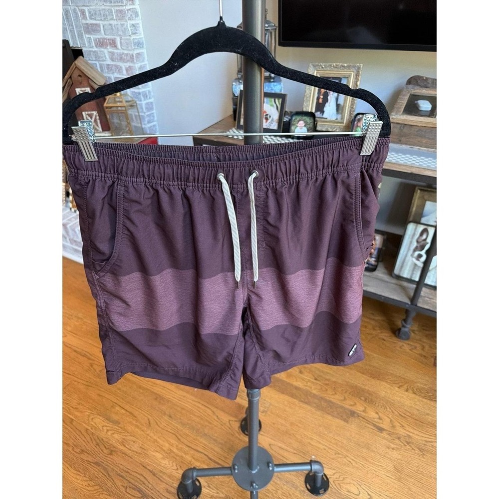 Vuori Kore Shorts in a Sangria Texture Block colorway, featuring a distinct L